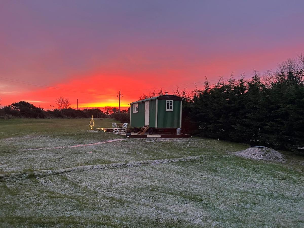 Toms Hut And Robins Rest Shepherd Huts Near Wadebridge Exterior photo