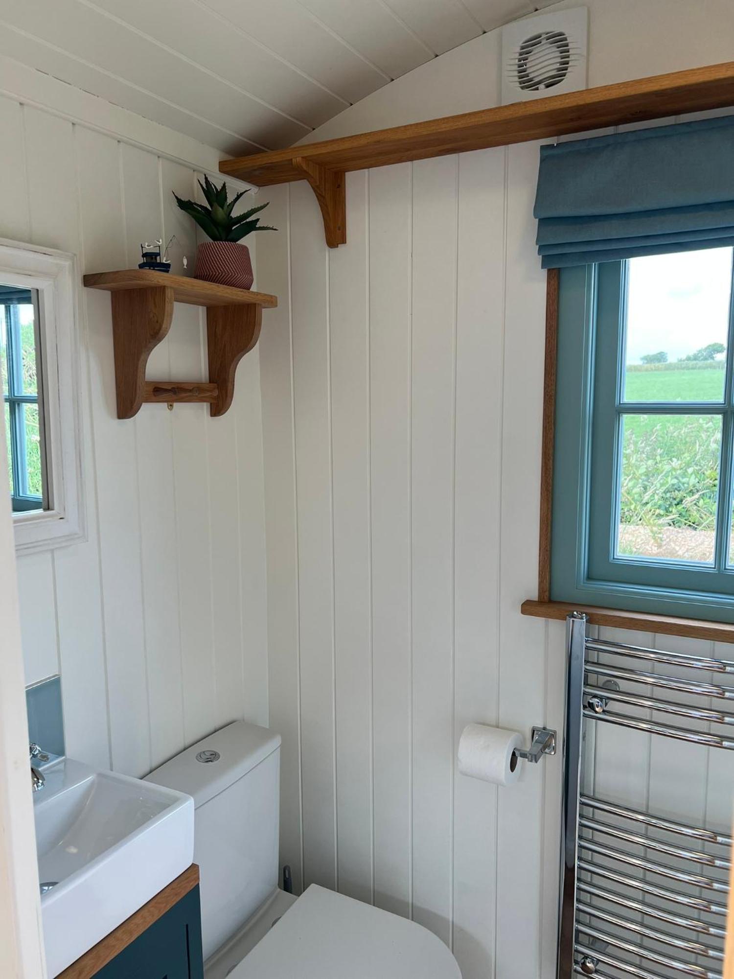 Toms Hut And Robins Rest Shepherd Huts Near Wadebridge Exterior photo