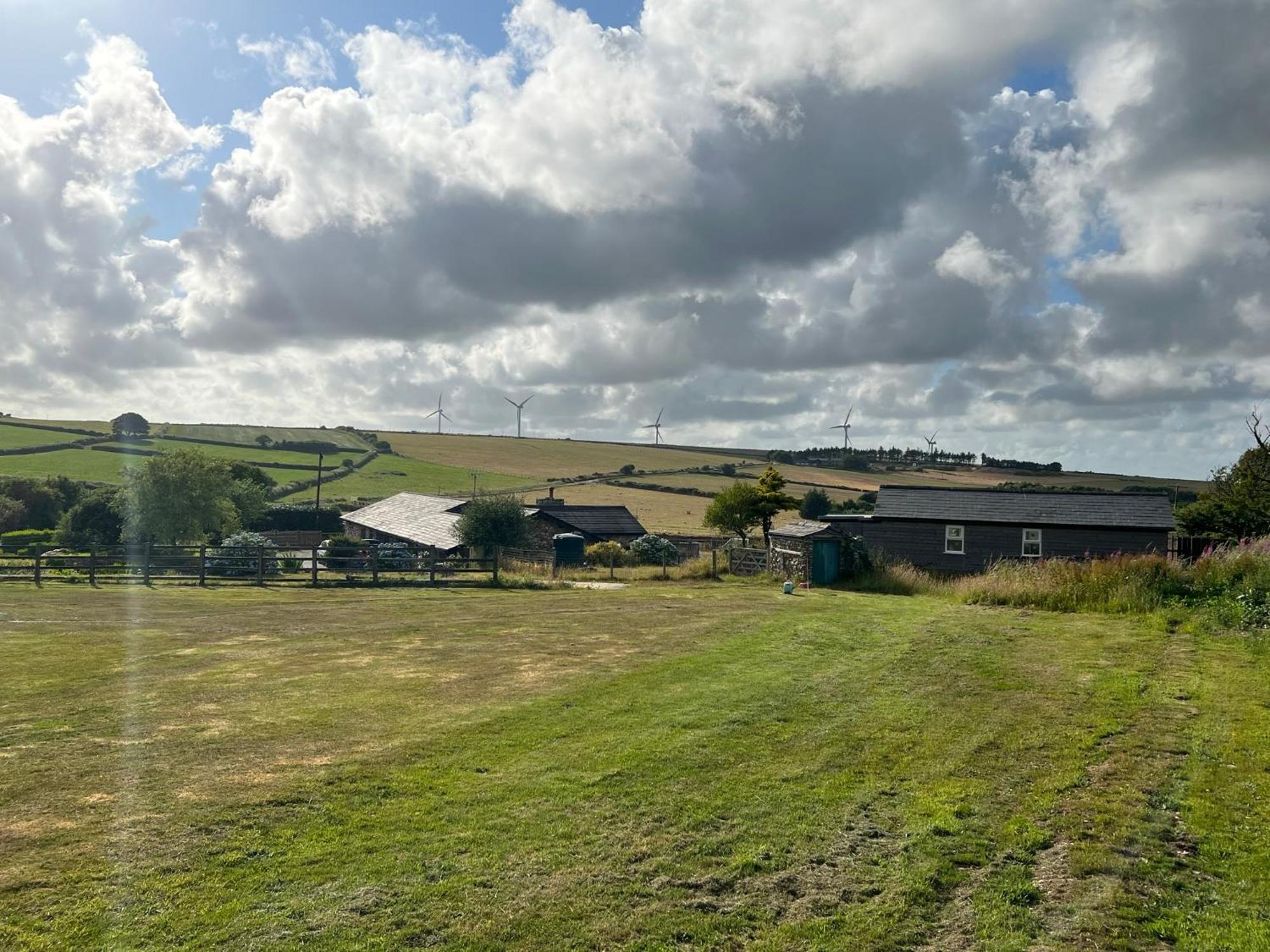 Toms Hut And Robins Rest Shepherd Huts Near Wadebridge Exterior photo